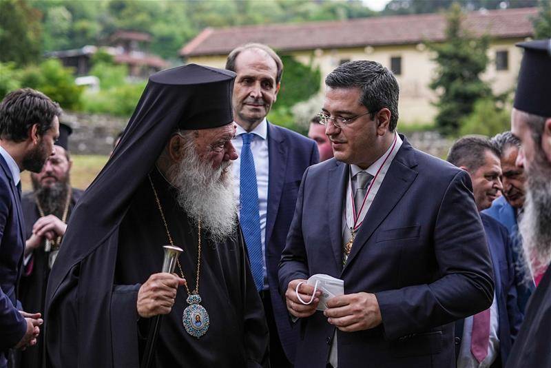 Τζιτζικώστας: «Παρακαταθήκη στην Ιερά Μονή Παναγίας Δοβρά στη Βέροια τρία έργα της Περιφέρειας»