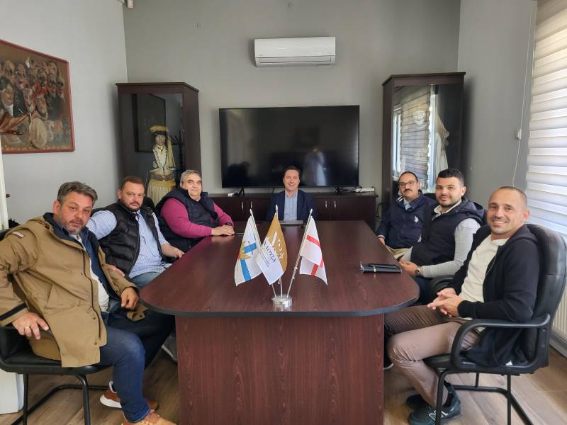 Δράσεις τόνωσης της τοπικής αγοράς συζήτησε ο δήμαρχος Νάουσας με εκπροσώπους φορέων
