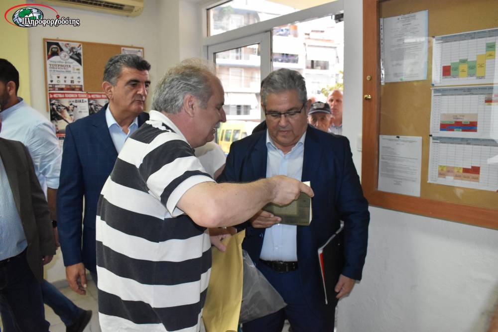 Το δώρο του Αλέκου στον Κουτσούμπα