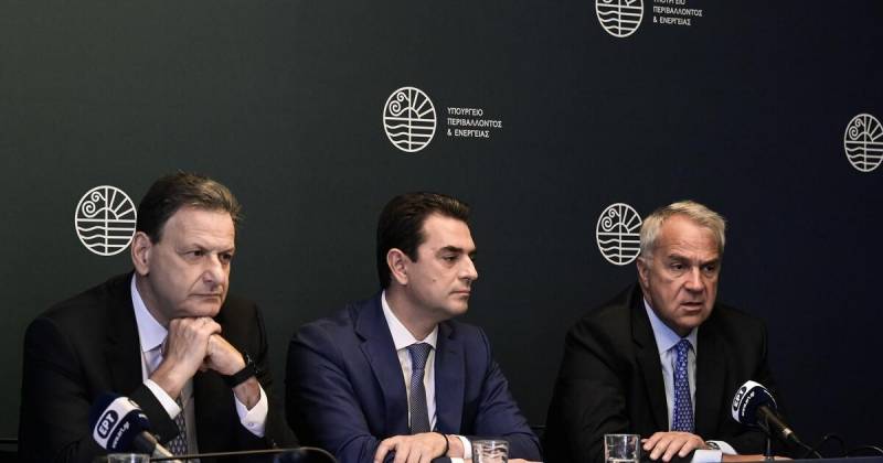 Υπεγράφη η ΚΥΑ για τα μέτρα εξοικονόμησης ενέργειας στο Δημόσιο
