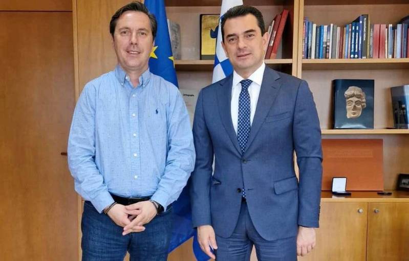 Για την αύξηση του ενεργειακού κόστους στους δήμους συζήτησε ο Καρανικόλας με τον Σκρέκα