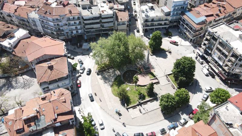 Νάουσα: Εγκρίθηκε από το Πράσινο Ταμείο η ανάπλαση του ενιαίου δικτύου της Πλατείας Καρατάσου και των πεζοδρομίων της οδού Βασ. Φιλίππου
