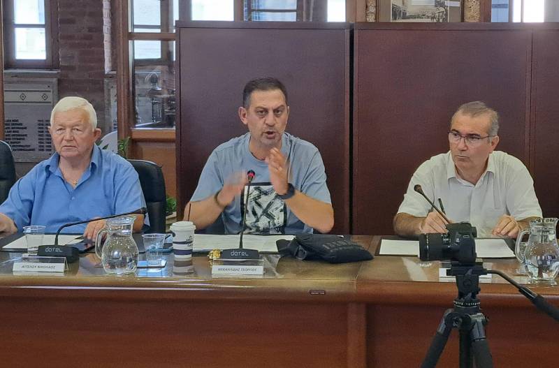 Την επιστροφή των υγειονομικών σε αναστολή στην εργασία τους ζητά το Δημοτικό Συμβούλιο Βέροιας