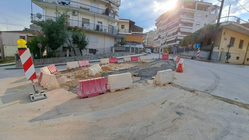 Έπεσαν πάνω σε αρχαίο τάφο
