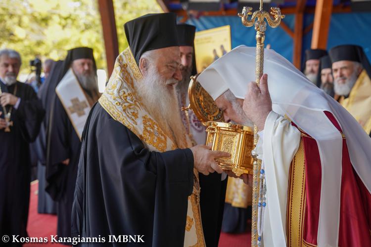 Το Ιερό Λείψανο του Αγίου Γρηγορίου του Παλαμά μετέφερε στο Βουκουρέστι ο Μητροπολίτης