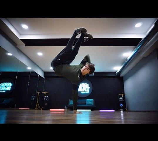 Μαθήματα break dance για αγόρια και κορίτσια στη Σχολή Χορού Σοφία Αντωνιάδου