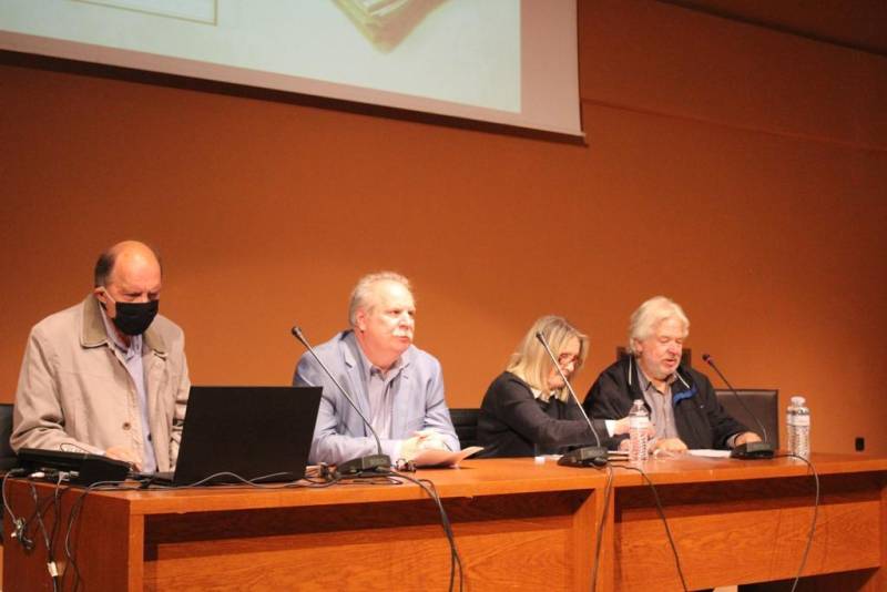 Παρουσιάστηκε στη Νάουσα το βιβλίο «Η Νάουσα μέσα από τις εφημερίδες 1875-1940»