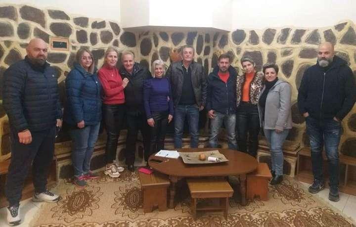 Το νέο διοικητικό συμβούλιο στην Μίεζα Κοπανού