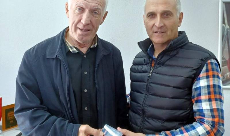 Κάρτες διαρκείας στους παλαίμαχους έδωσε η Βέροια