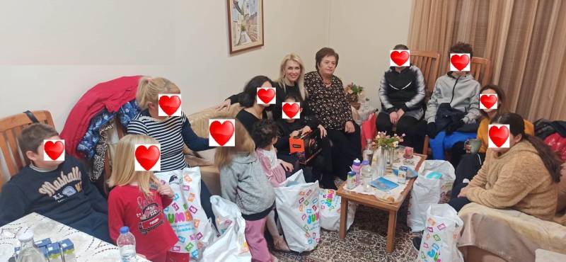Ο «Έρασμος» σε γιορτινή ατμόσφαιρα, με δώρα, κεράσματα κι ευχές