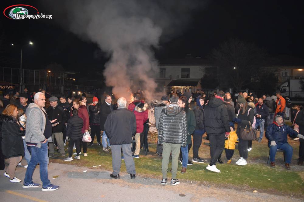 «Κόλιντα Μπάμπω» στον Άγιο Γεώργιο (φωτογραφίες, βίντεο)