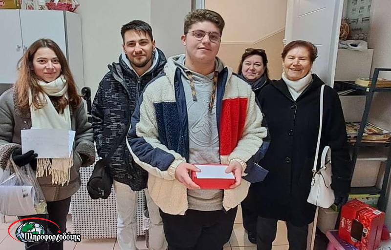 Τα αγωνιστικά κάλαντα της ΚΝΕ