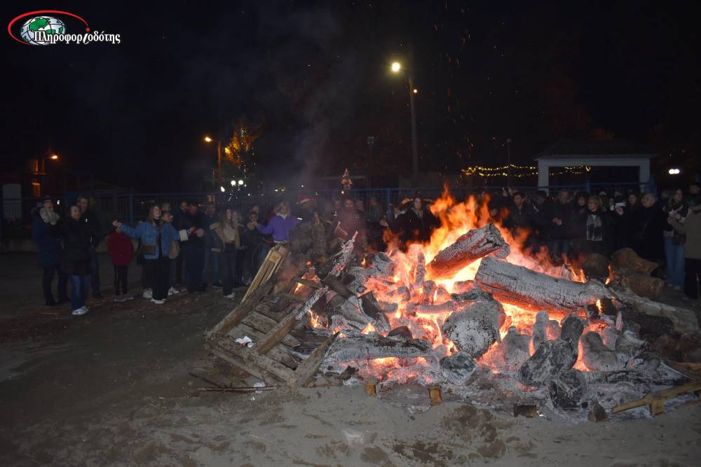 Τα “Κόλιντα Μπάμπω” στην Αγία Μαρίνα (φωτογραφίες, βίντεο)