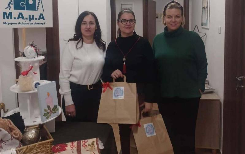 Μαθητές δημοτικού δώρισαν τα χρήματα από τα κάλαντα στην ΜΑμΑ