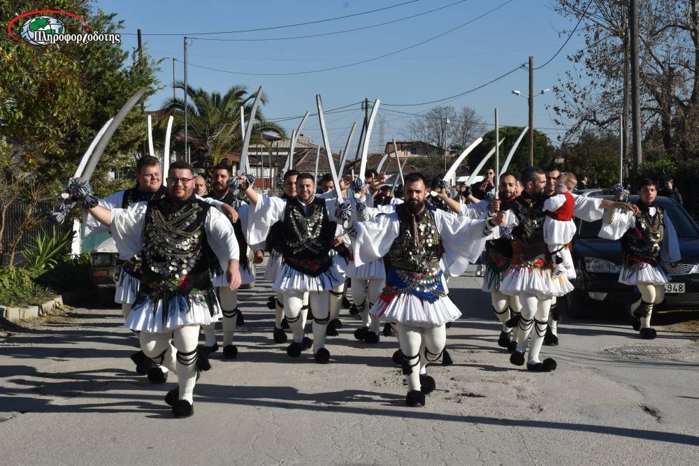Τα έθιμα Ρουγκάτσια και Γουρουνοχαρά αναβίωσαν στο Μακροχώρι (φωτογραφίες, βίντεο)