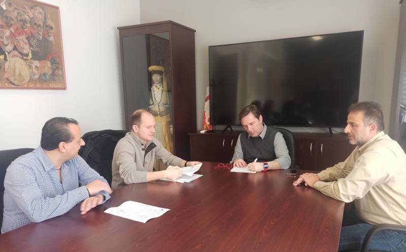 Νάουσα: Υπεγράφη η σύμβαση για την κατασκευή καταφυγίου αδέσποτων ζώων συντροφιάς στον Δήμο Νάουσας