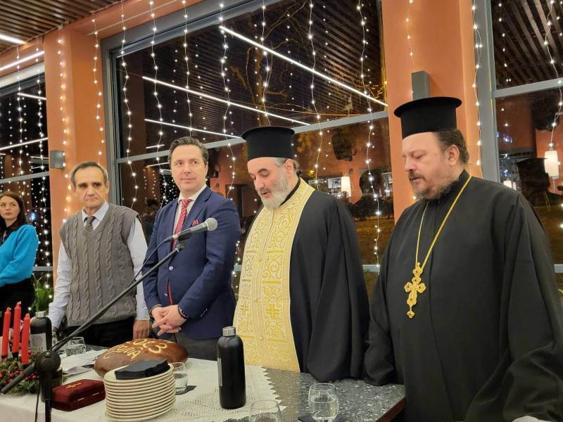 Το Δημοτικό Συμβούλιο Νάουσας έκοψε την βασιλόπιτα