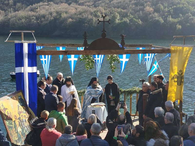 Τα Θεοφάνεια στην Μονή Καλλίπετρας (φωτογραφίες)