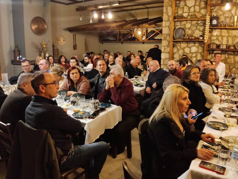 Την βασιλόπιτα έκοψε η Επιτροπή Φεστιβάλ Παραδοσιακών Χορών Δήμου Βέροιας