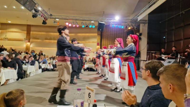 Με πολύ κόσμο ο χορός του Συλλόγου Κρητικών Ημαθίας