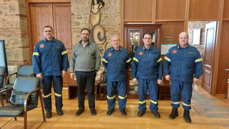 Οι διοικητές της Πυροσβεστικής επισκέφθηκαν τον δήμαρχο Βέροιας