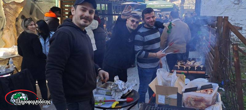 Το “τσίκνισαν” οι Βεροιώτες – Μεγάλο γλέντι στο κέντρο της πόλης (φωτογραφίες)