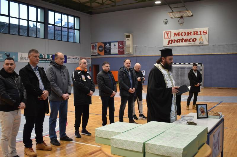 Ο Ζαφειράκης έκοψε την βασιλόπιτα