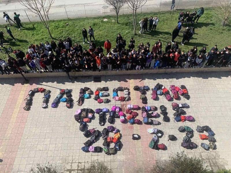 Το μήνυμα των μαθητών του Γυμνασίου Μελίκης για το δυστύχημα των Τεμπών