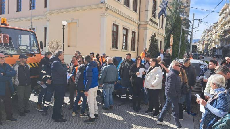Διαμαρτυρία πραγματοποίησαν οι εργαζόμενοι της ΔΕΥΑ Βέροιας – Αντιδρούν στην προσπάθεια ιδιωτικοποίησης του νερού (βίντεο)