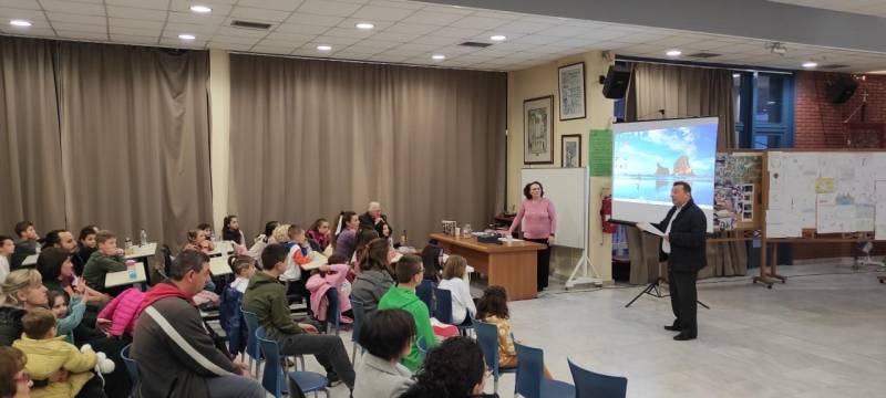 Παρουσιάστηκε από την Εύξεινο Λέσχη Βέροιας το παιδικό βιβλίο “Η κυρία τσαγερό”