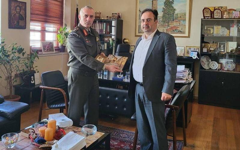 Εθιμοτυπική επίσκεψη του νέο Διοικητή ΙΜΠ στον Δήμαρχο Βέροιας