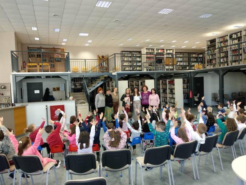 Με τρεις δράσεις φιλαναγνωσίας γιορτάστηκε πρόσφατα η Παγκόσμια Ημέρα Παιδικού Βιβλίου στην Δημοτική Βιβλιοθήκη Νάουσας