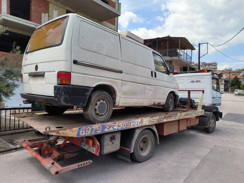 Βέροια: Απομάκρυνση εγκαταλελειμμένων οχημάτων