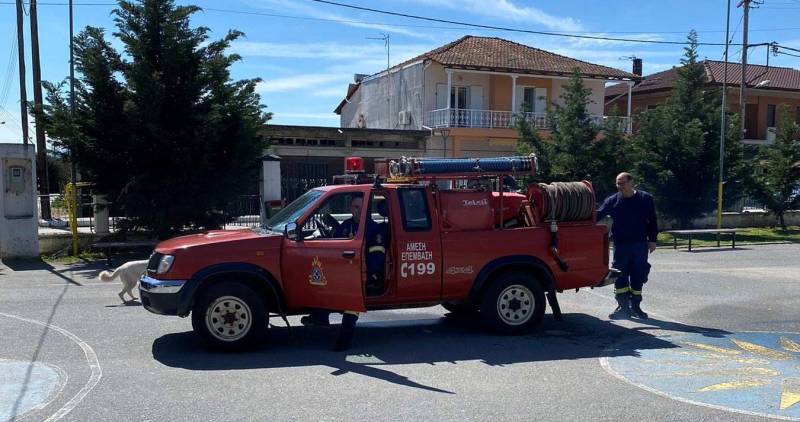 Θέματα αντιμετώπισης έκτακτων αναγκών παρουσίασε η Πυροσβεστική Νάουσας στο Δημοτικό Μονοσπίτων – Χαρίεσσας