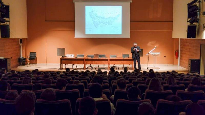 Ενημερωτική εκδήλωση της Ευξείνου Λέσχης Νάουσας για μαθητές με θέμα την Γενοκτονία