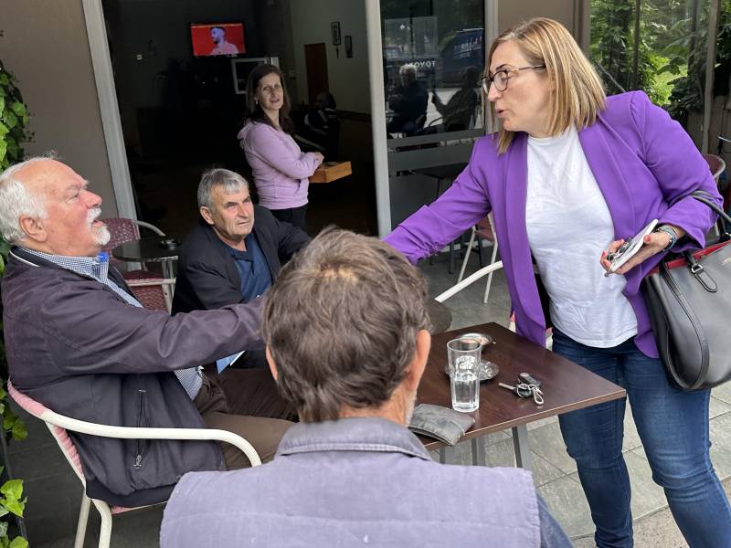 Στέλλα Αραμπατζή: Σαρώνει σε όλα τα χωριά της Νάουσας