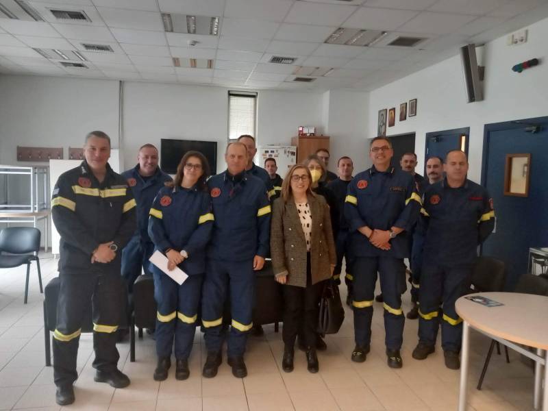Η υποψήφια βουλευτής Στέλλα Αραμπατζή επισκέφθηκε την Αστυνομία και την Πυροσβεστική