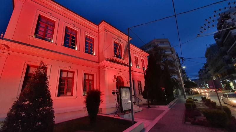 “Πορτοκαλί” το Δημαρχείο Βέροιας για την καμπάνια ευαισθητοποίησης ενάντιον της σκλήρηνσης κατά πλάκας