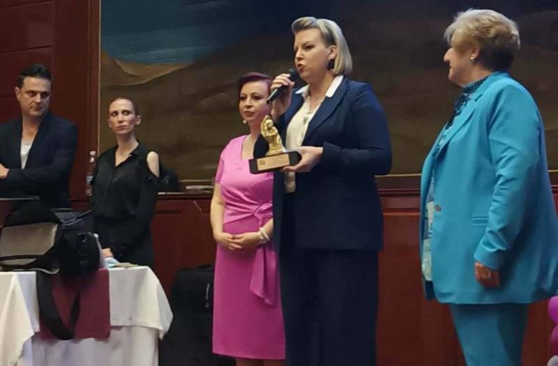 Τιμήθηκε στην Θεσσαλονίκη η πρόεδρος της ΜΑμΑ Ελένη Στεφανάκη