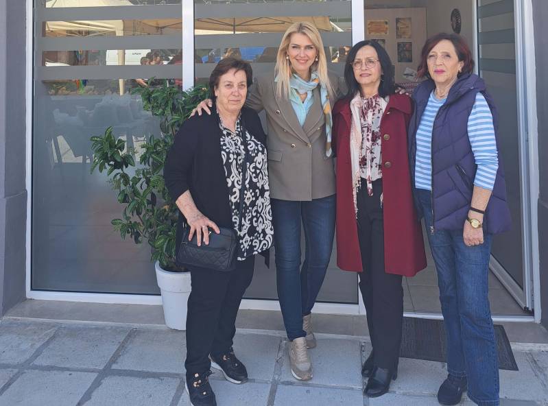 Στο σπάνιο έργο της Φιλόπτωχου – Φιλοπρόοδου Γυναικών Αλεξάνδρειας η Λίνα Τουπεκτσή