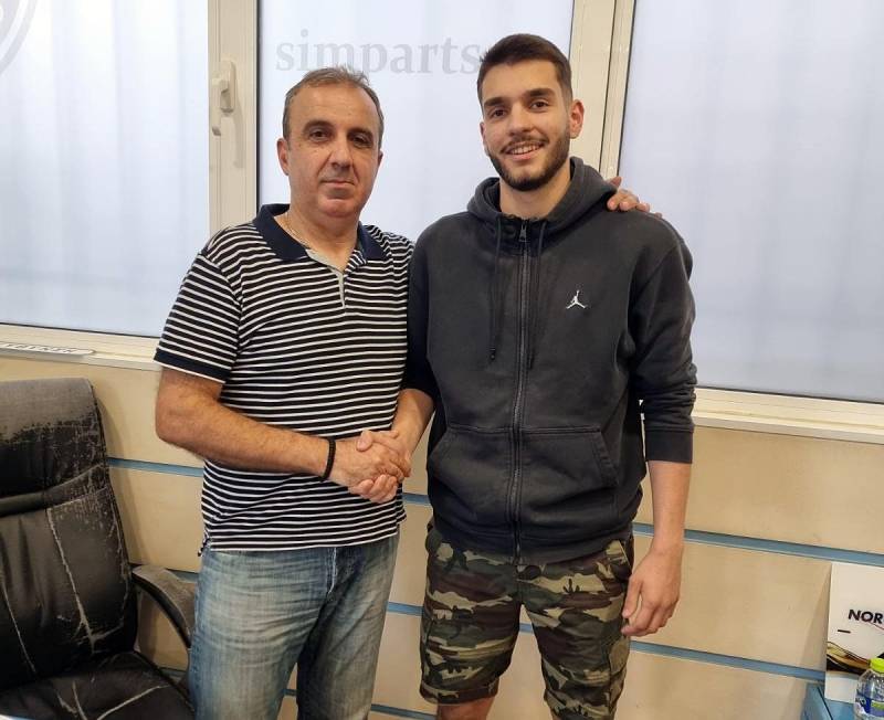 Επέστρεψε στους Αετούς ο Γάτσος