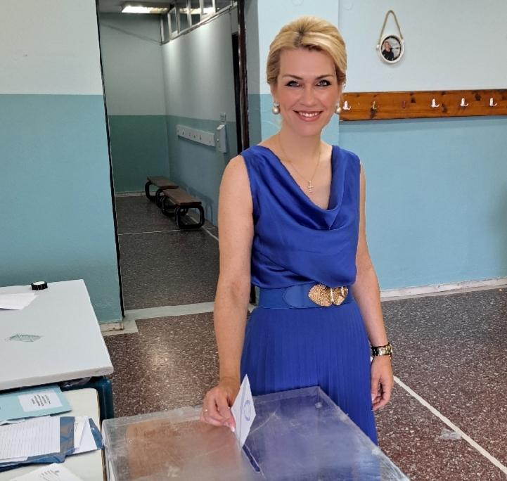 Λίνα Τουπεκτσή: Σήμερα ψηφίζουμε Ελλάδα ψηφίζουμε Νέα Δημοκρατία