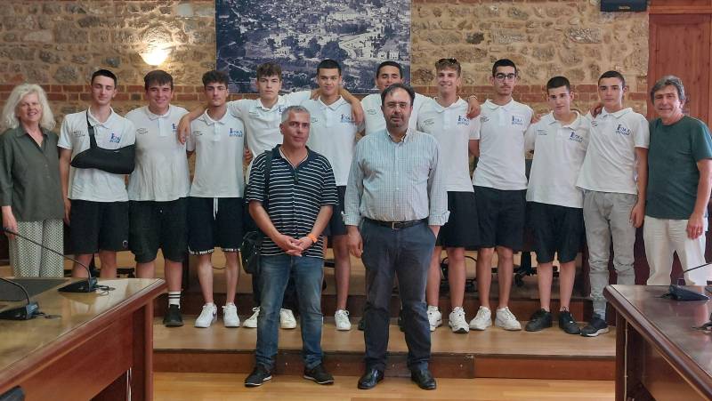 Τους «χάλκινους» μαθητές – αθλητές χάντμπολ του 1ου ΕΠΑΛ Βέροιας υποδέχθηκε ο Δήμαρχος Βέροιας