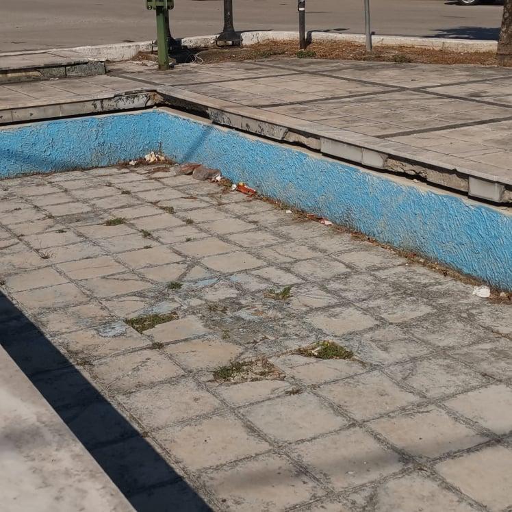Χρειάζεται φρεσκάρισμα το συντριβάνι στη Νέα Νικομήδεια