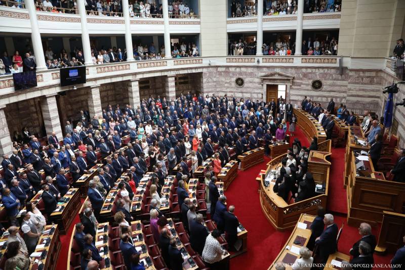 Ορκίστηκε η νέα Βουλή