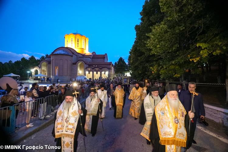 Πλήθος προσκυνητών στις πανηγυρικές εκδηλώσεις στην Παναγία Σουμελά (φωτογραφίες)