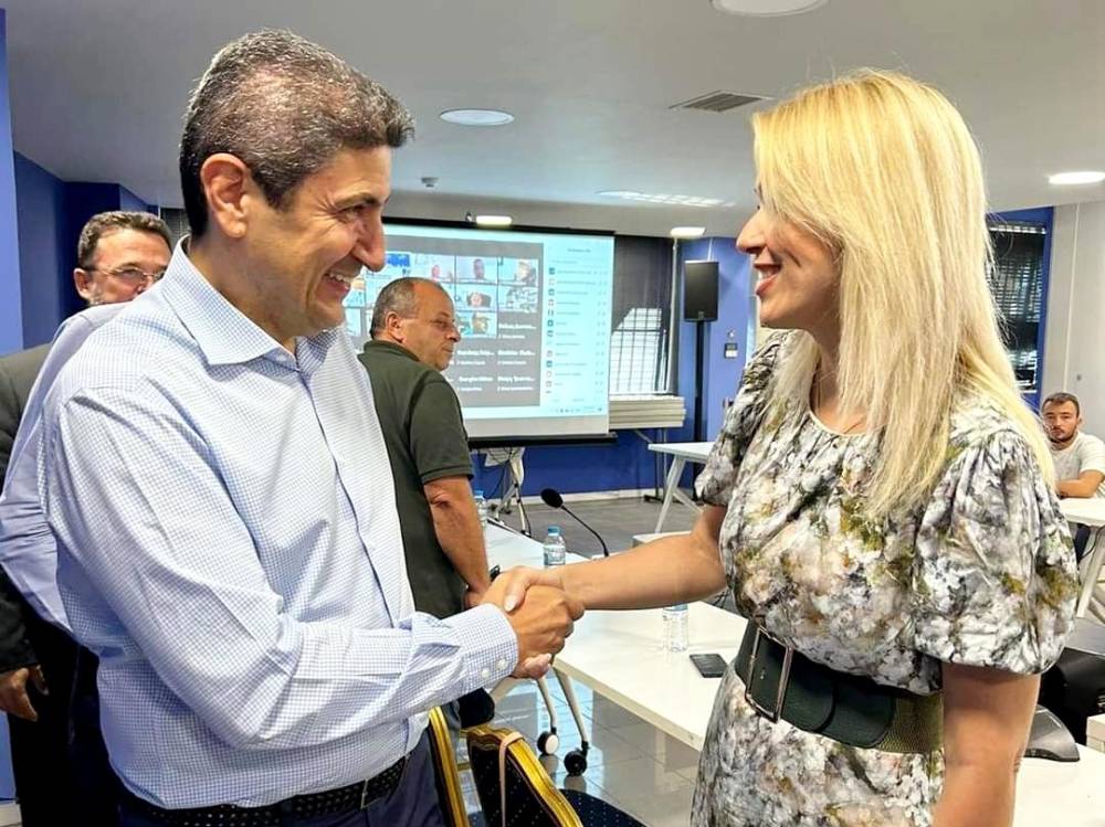 Τιμές και ακαρπία στο επίκεντρο της συζήτησης με τον ΥπΑΑτ Λ.Αυγενακη η Λίνα Τουπεκτσή
