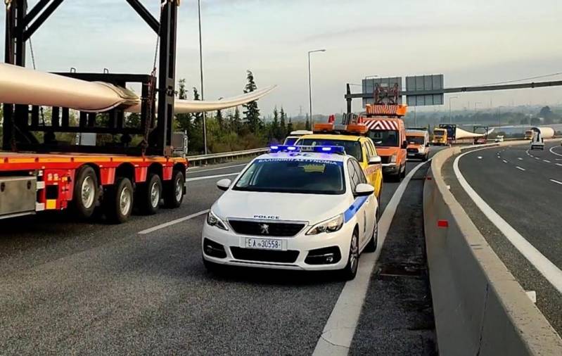 Συνεχίζονται τα περιοριστικά μέτρα στην Εγνατία για την μεταφορά τμημάτων ανεμογεννήτριας