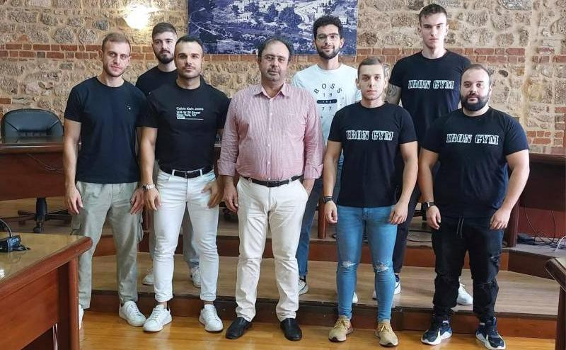 Οι πρωταθλητές του αθλήματος Διελκυστίνδας στον Δήμαρχο Βέροιας