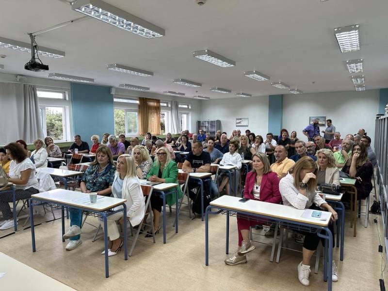 Διεύθυνση Δευτεροβάθμιας Εκπαίδευσης Ημαθίας: Ενημερωτική συνάντηση των Διευθυντών και Υποδιευθυντών των εκπαιδευτικών μονάδων